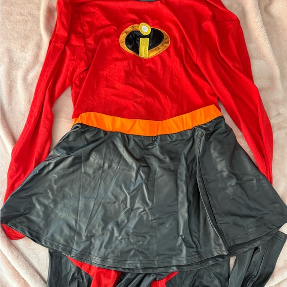 Mrs. Incredible Costume - Red and Black - Picture 4 of 6